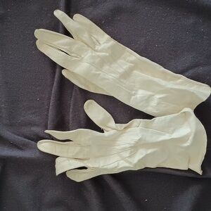 Vintage Leather Cream Gloves